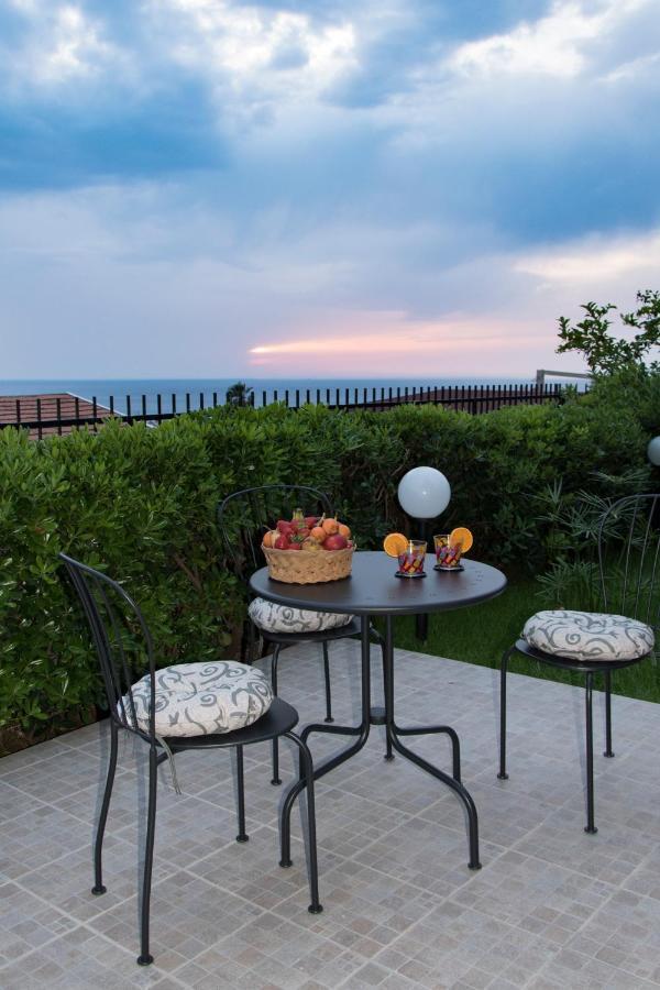 L'Oasi Di Giorgia Bed & Breakfast Cittadella del Capo Bagian luar foto